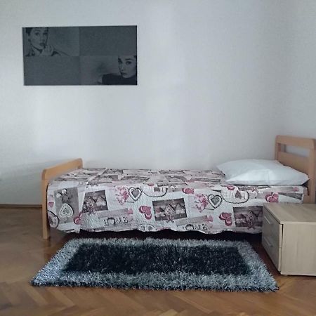 Apartman Lilly Ловран Екстериор снимка