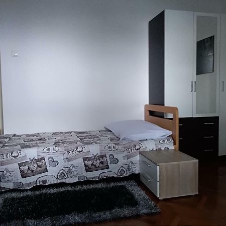 Apartman Lilly Ловран Екстериор снимка